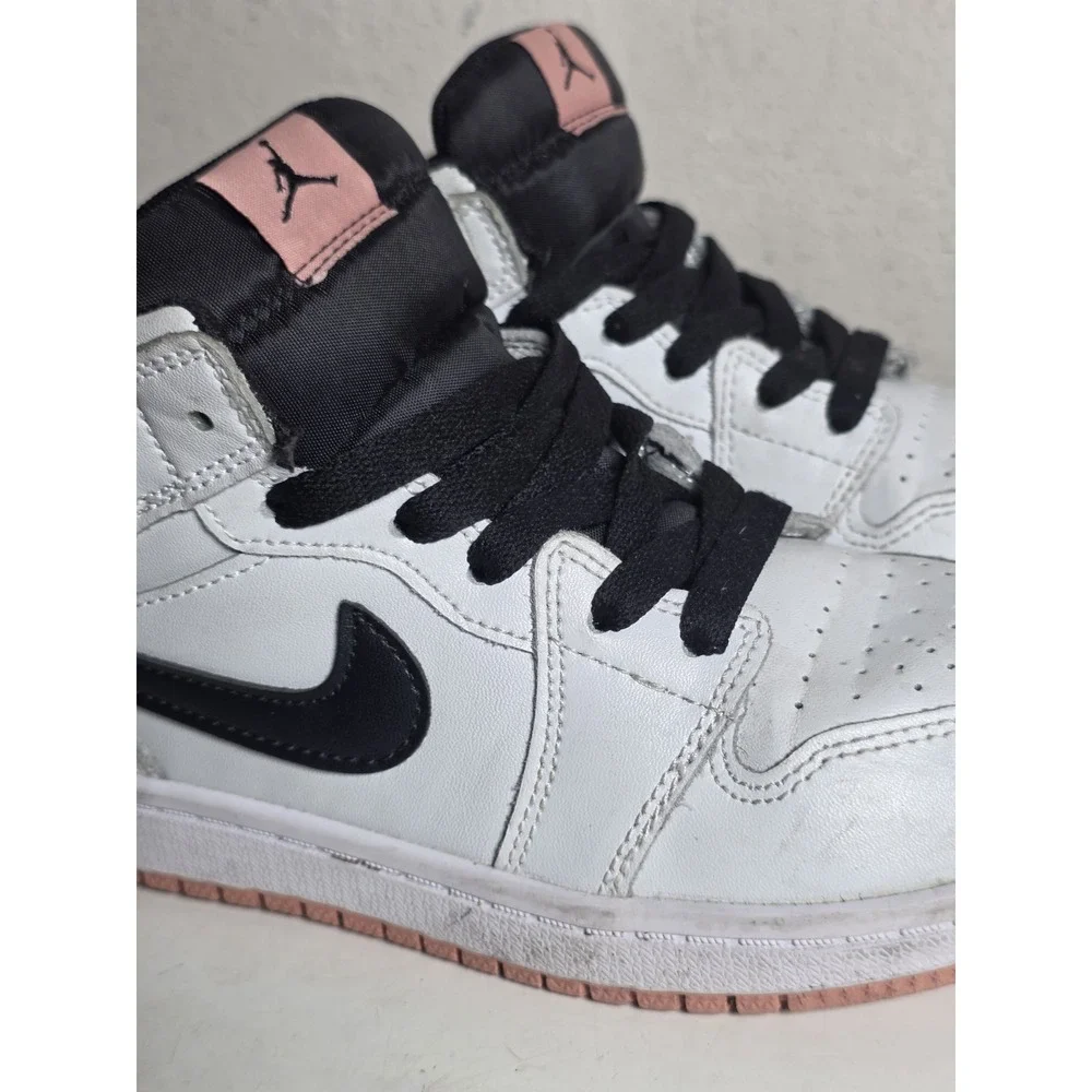 Jordan Air Jordan 1 Mid White Black Pink Sneaker Unisex Kids 1.5Y 554725-180 - Picture 3 of 11
